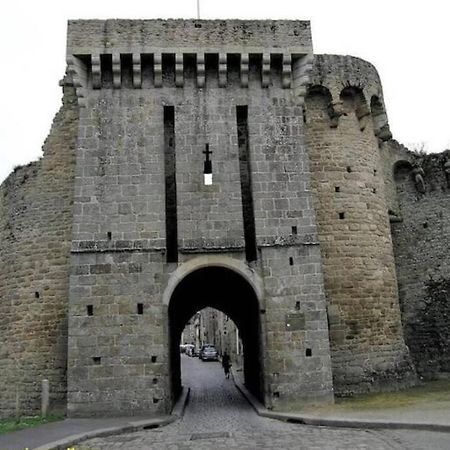 Charmant T1 Au Coeur Du Centre Historique De Dinan Eksteriør billede